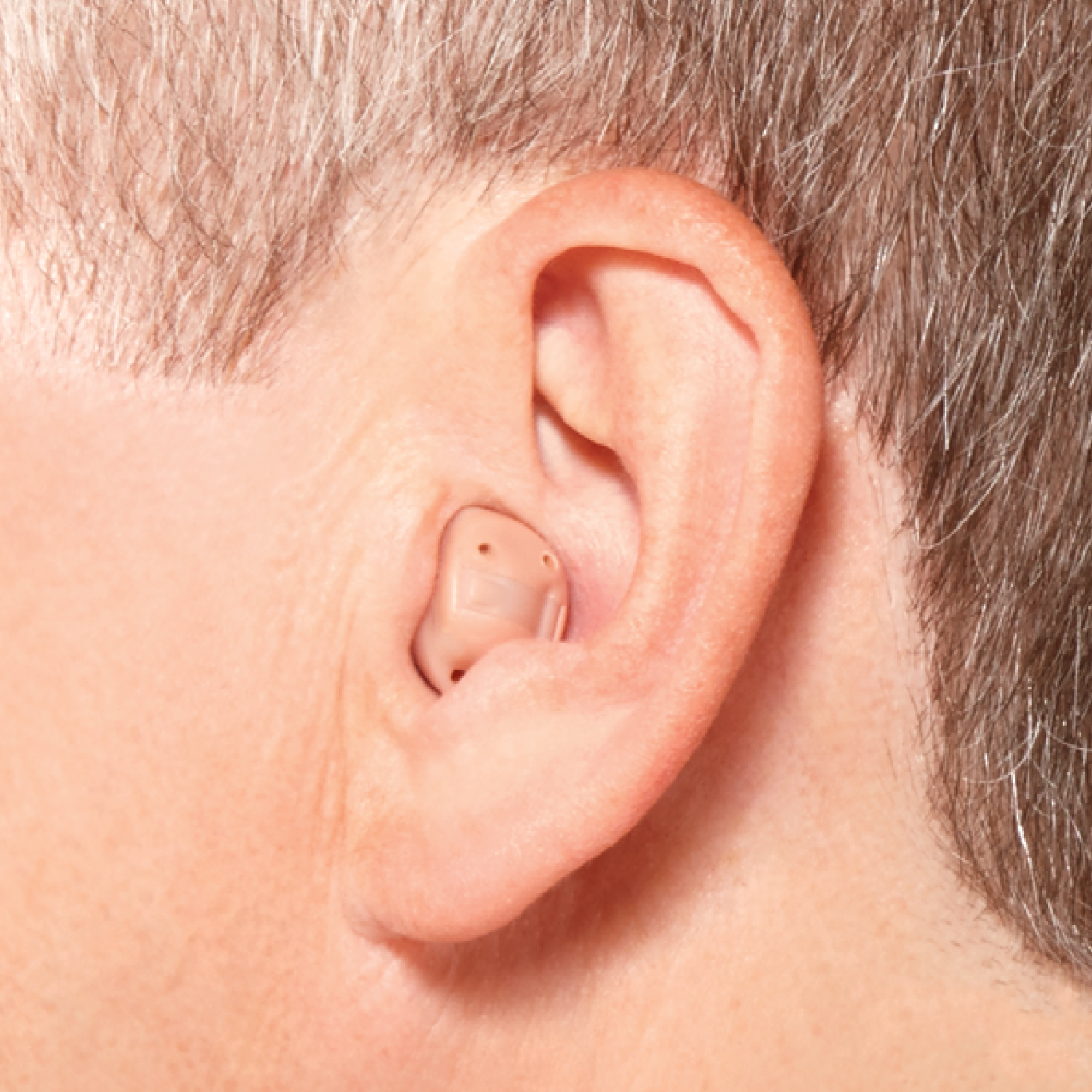 Qual o tipo de aparelho auditivo para perda auditiva severa?